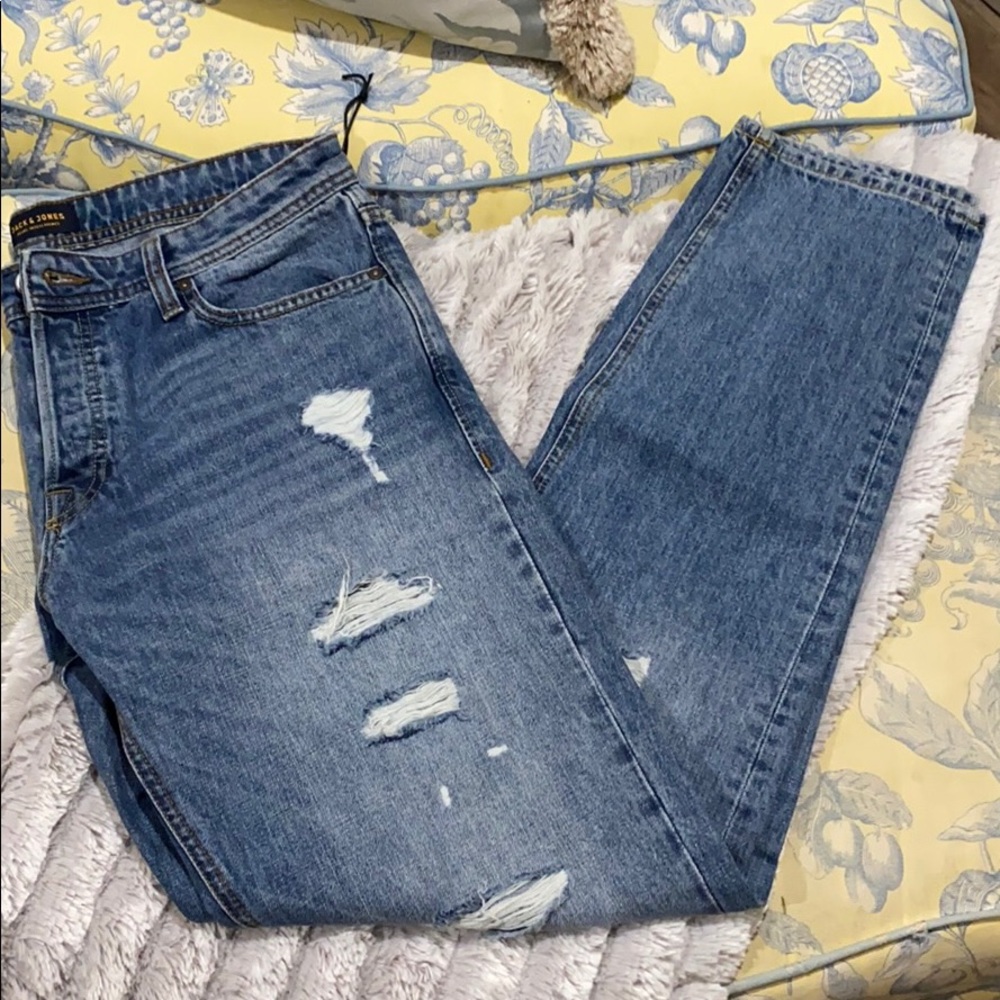 Men’s Jack & Jones distressed jeans, Size 33/34